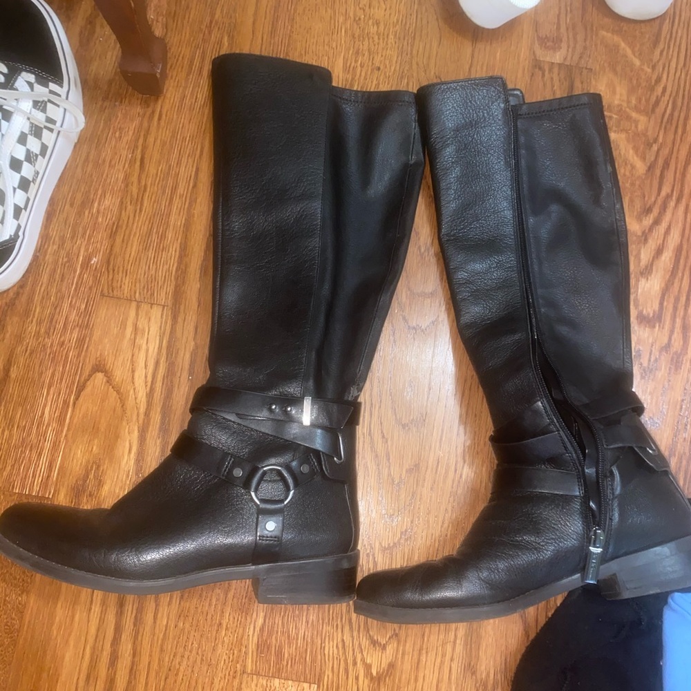 BCBG black leather boots